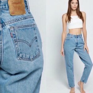 Vintage Y2K Levi's 550 Relaxed Fit Tapered Leg Jeans - Light Blue